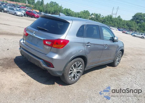 2018 Mitsubishi Outlander Sport 2.0 Es z USA, uszkodzony, nr VIN JA4AP3AU8JZ006090